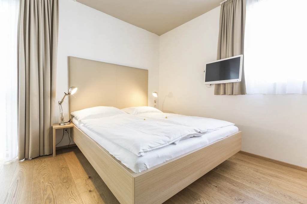 Room 4 & 5 Apartments