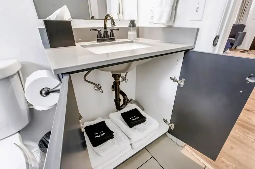 Charming 2BR w King Queen Close to SLC