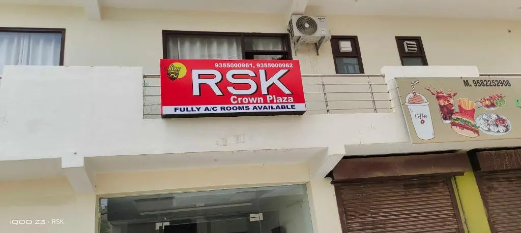 Oyo 92377 Rsk Crown Plaza