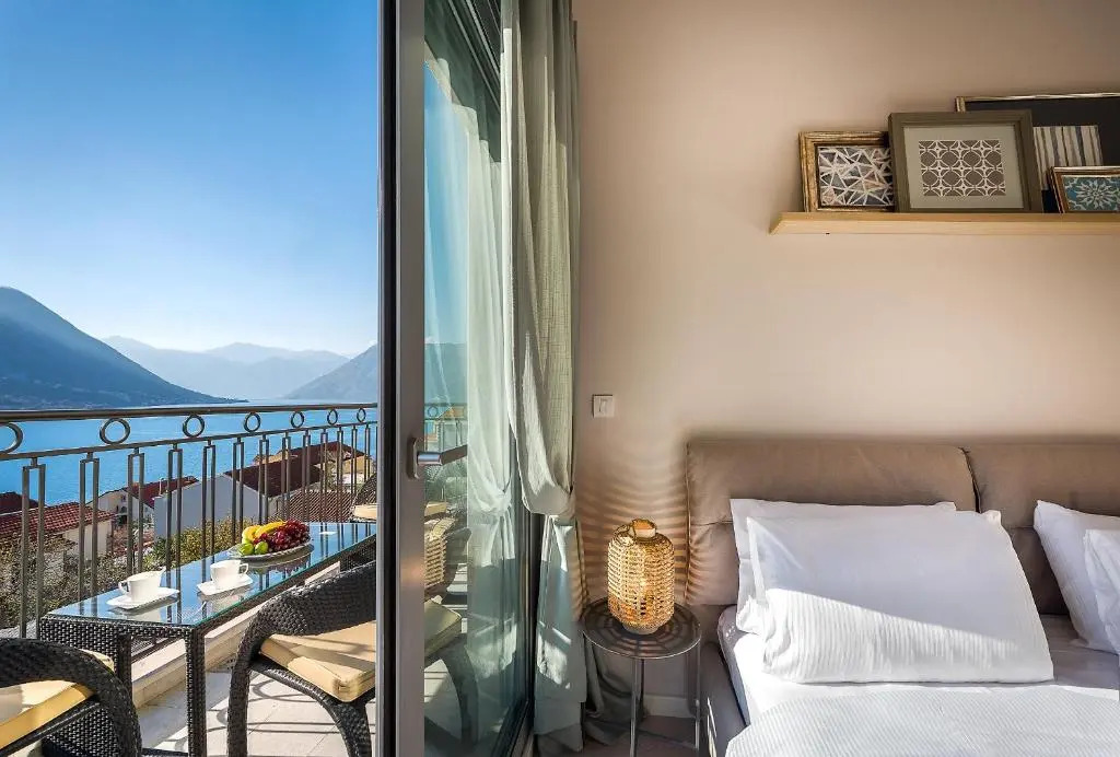 2MONTENEGRO LIMETA APARTMENTS with pool