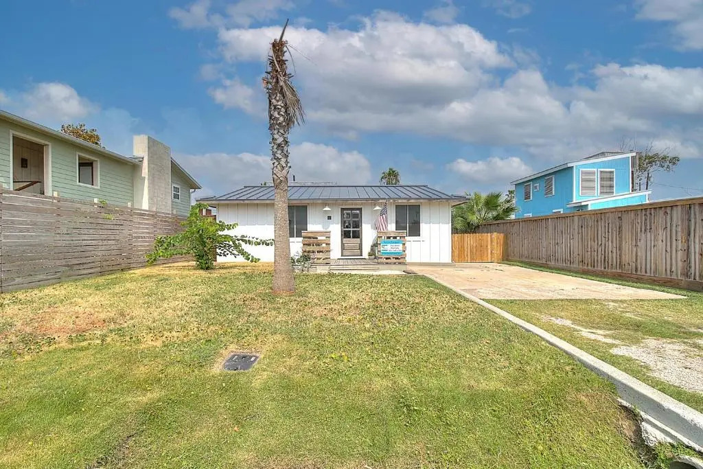 The Gulf House Gs512 Home