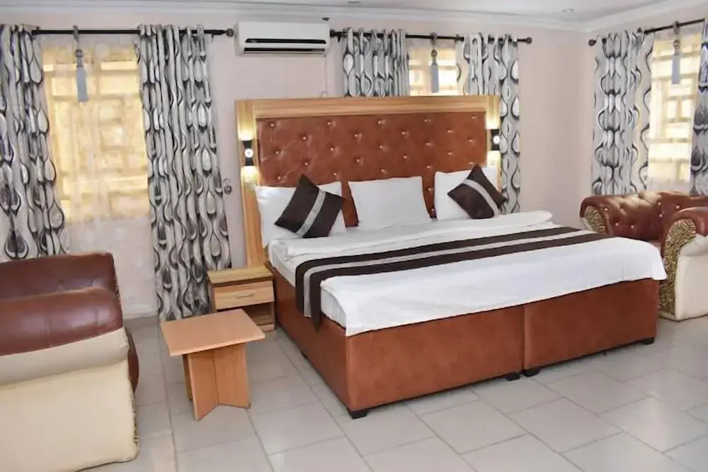 Rosrit Hotel and Suites