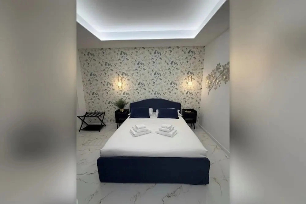 Della Vite Home Collection