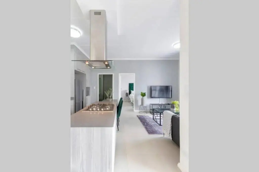 Alimama Spaces: The Manson's 8 On New