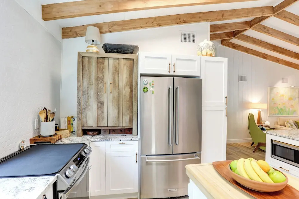 Pet-friendly Home ~ 6 Mi to Jensen Beach Park!