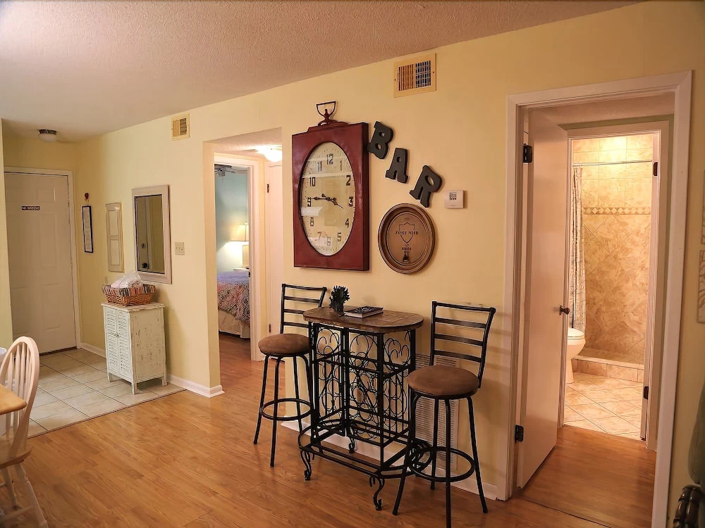 Seaside Beach & Racquet Club 1110 2 Bedrooms 2 Bathrooms Condo