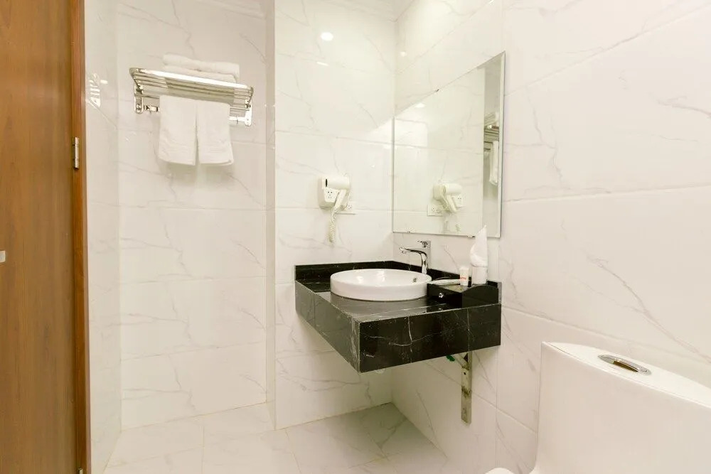 Oyo 759 Phuong Huy Ha Long Hotel