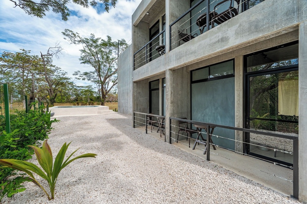 Nelblu Flamingo Suites