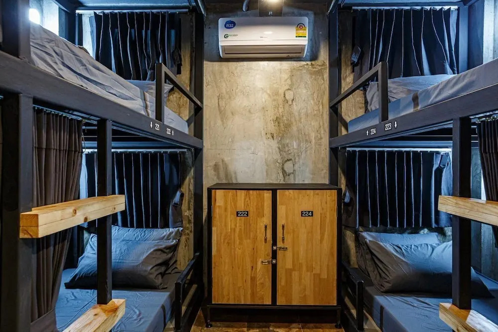 Episode 11 Hostel Sukhumvit