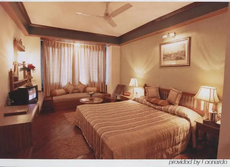 Sun N Snow Inn Kausani by Leisure Hotels
