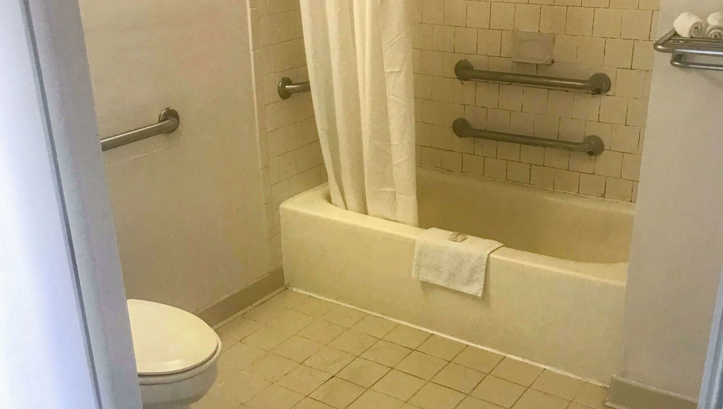 Economy 7 Inn- Newport News