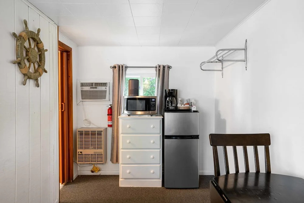 South Arm Retreats Standard Room 1