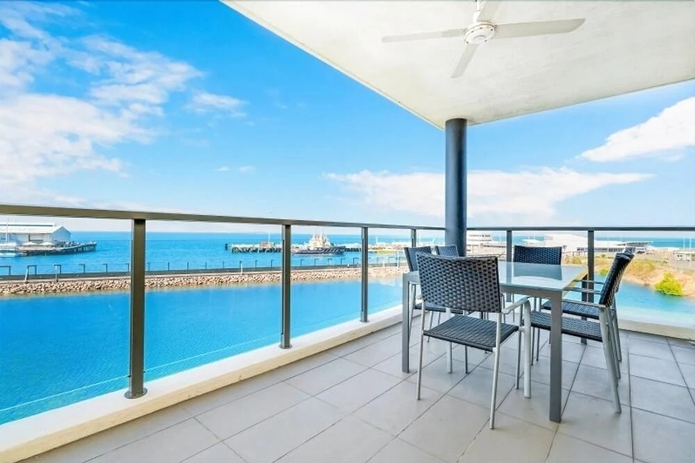 2 Bedroom Waterfront Apartment - 6206