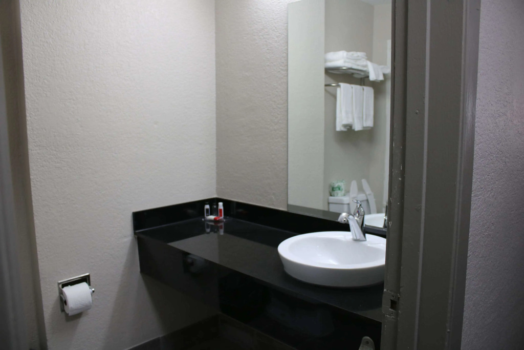 Days Inn by Wyndham Waco University Area