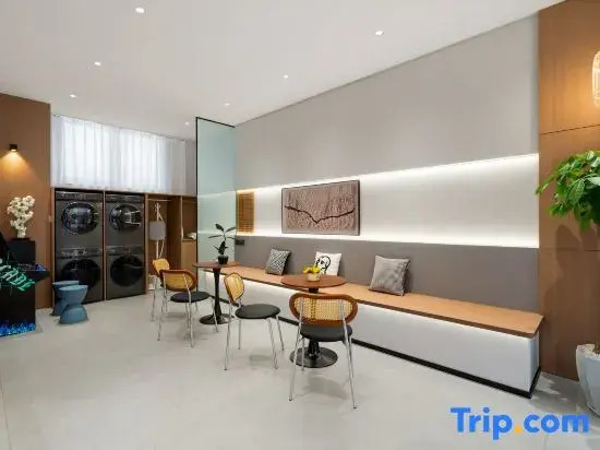 Zhi Shang Private Hot Spring Hotel (E'mei Mountain Scenic Area Huangwan Tourist Center Branch)