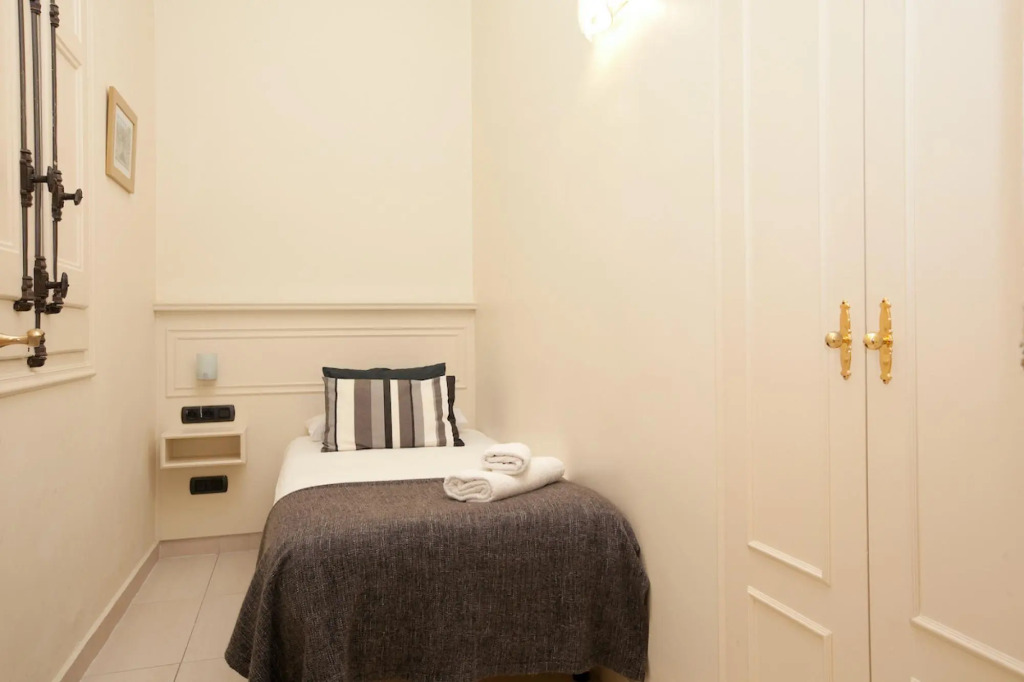 GAUDIR 1 · Apartment next to Pg de Gracia