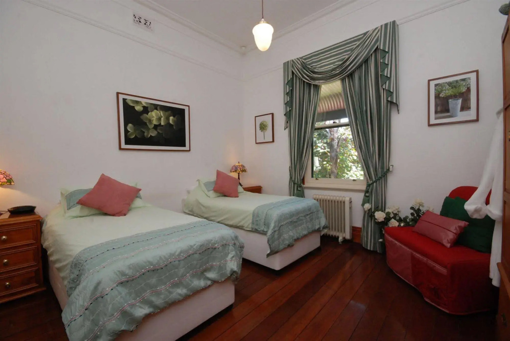 Above Bored Bed and Breakfast