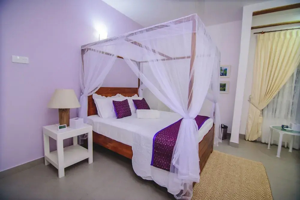 Yoho Sarah Boutique Villa