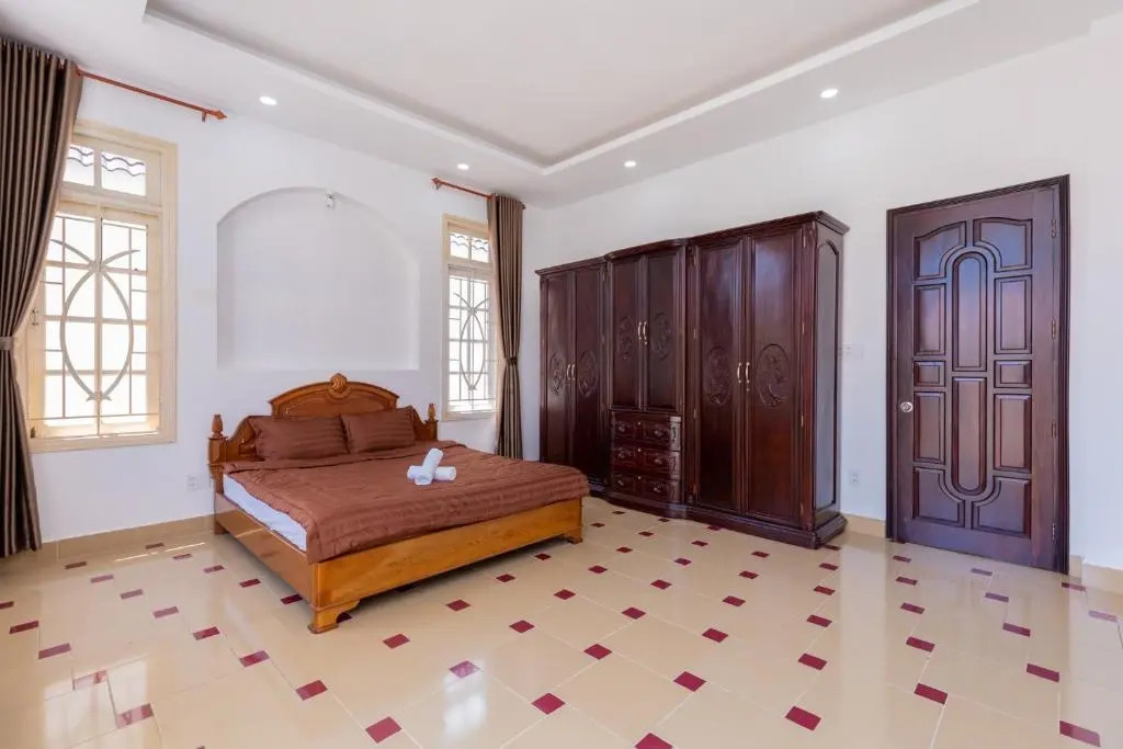 Ruby Villa F1