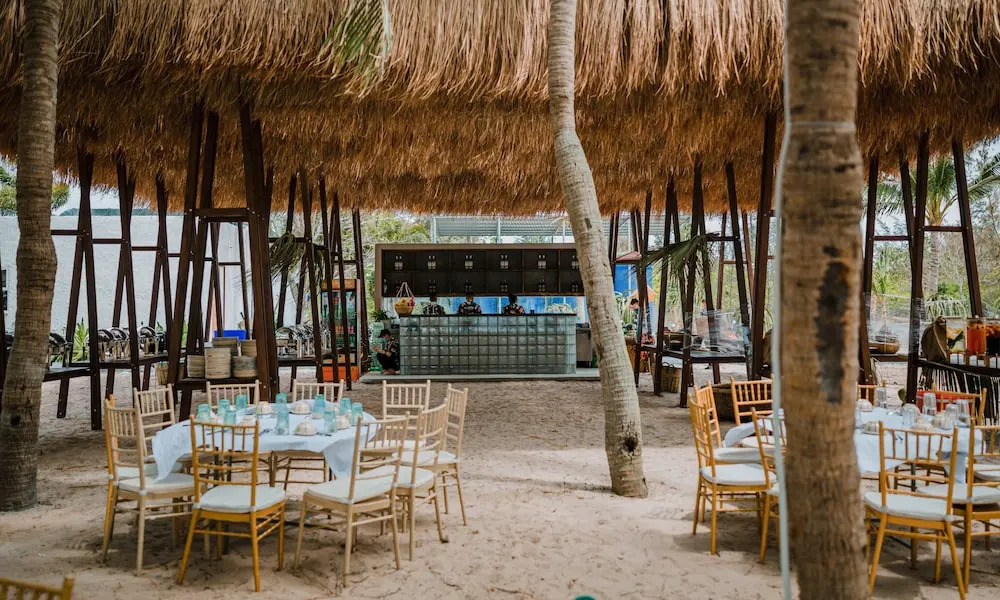 Hola Beach-Beach Club & Eco Glamping Resort