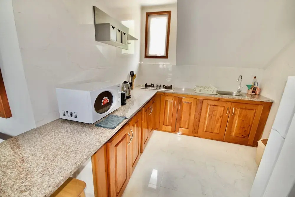La Petite Maison and Sea Splash
