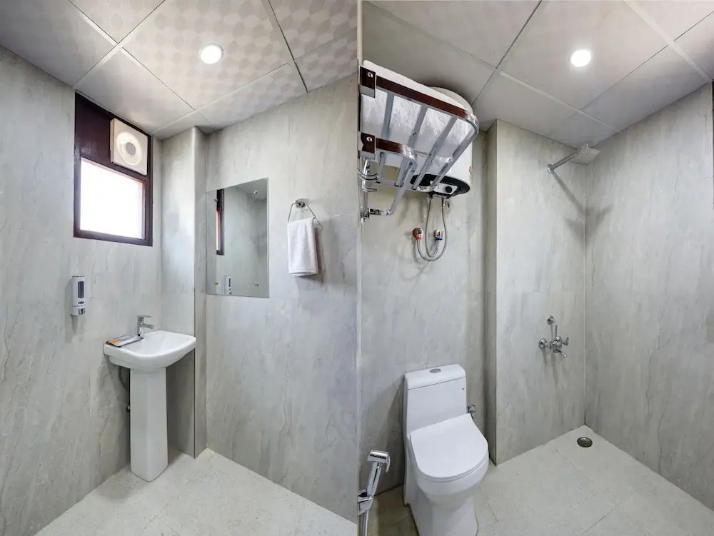 Hotel The Venice- Near Indraprastha Apollo Hospital