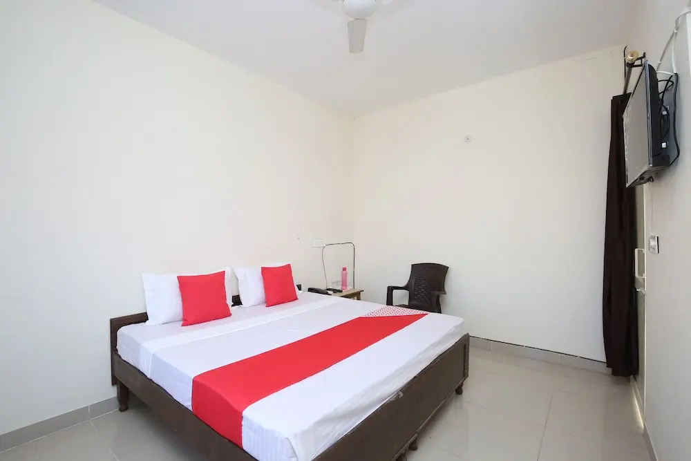 Oyo 24398 Jb Lodge
