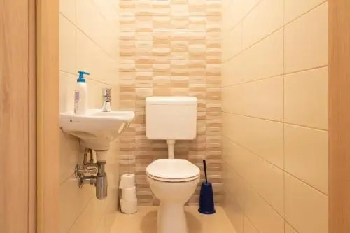 Modern 3 Br Apt with Balcony