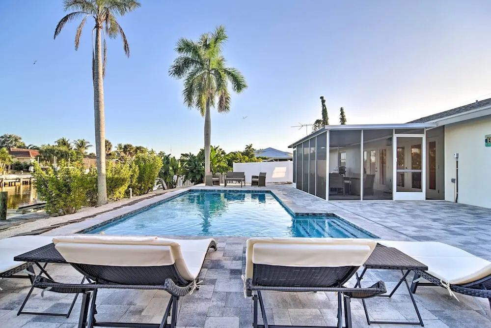 Beach House w/ Pool: 3 Mi to Anna Maria Island!