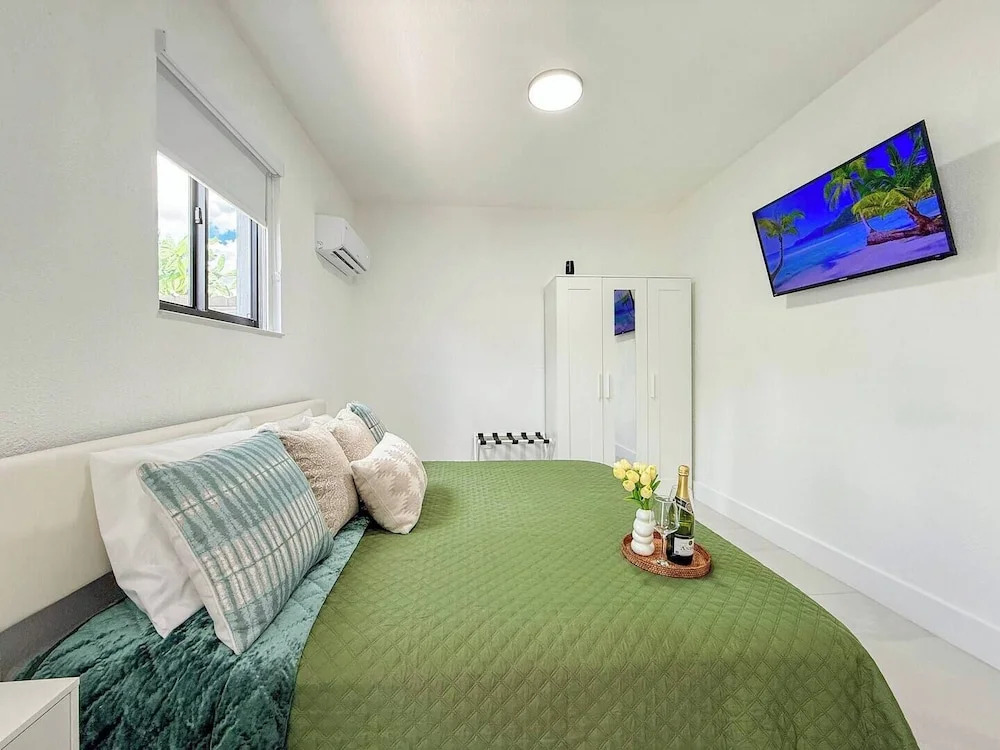 Luxury Suite Studio With Kitchen Spa Shower