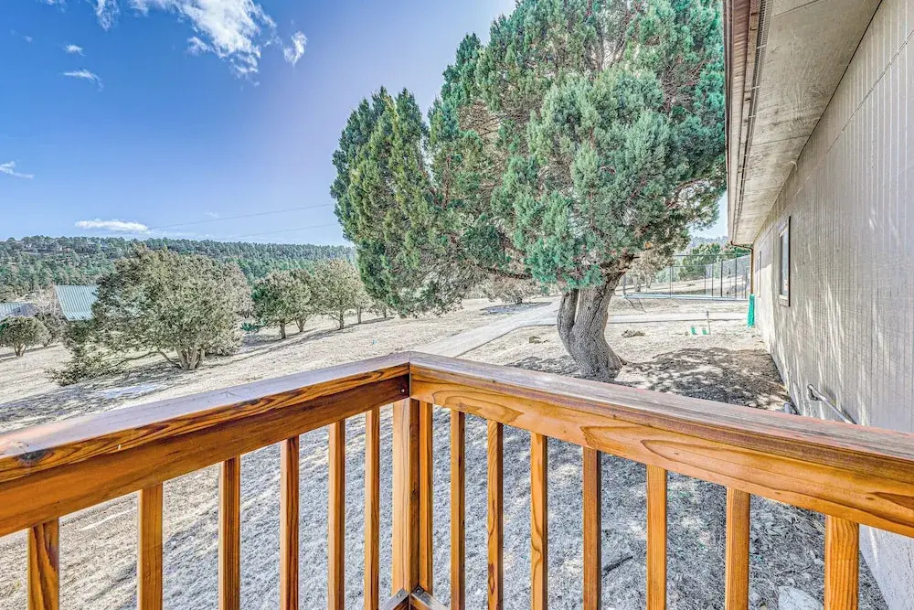 Modern Mtn Home w/ Sports Court, Near Alto Lake!