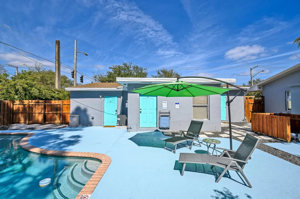Relax and enjoy Fort Lauderdale beach!