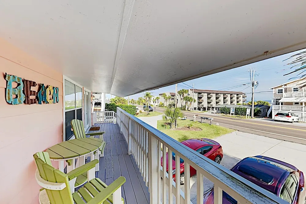 2-unit Ocean-view Hideaway W/ Fenced Backyard 4 Bedroom Duplex