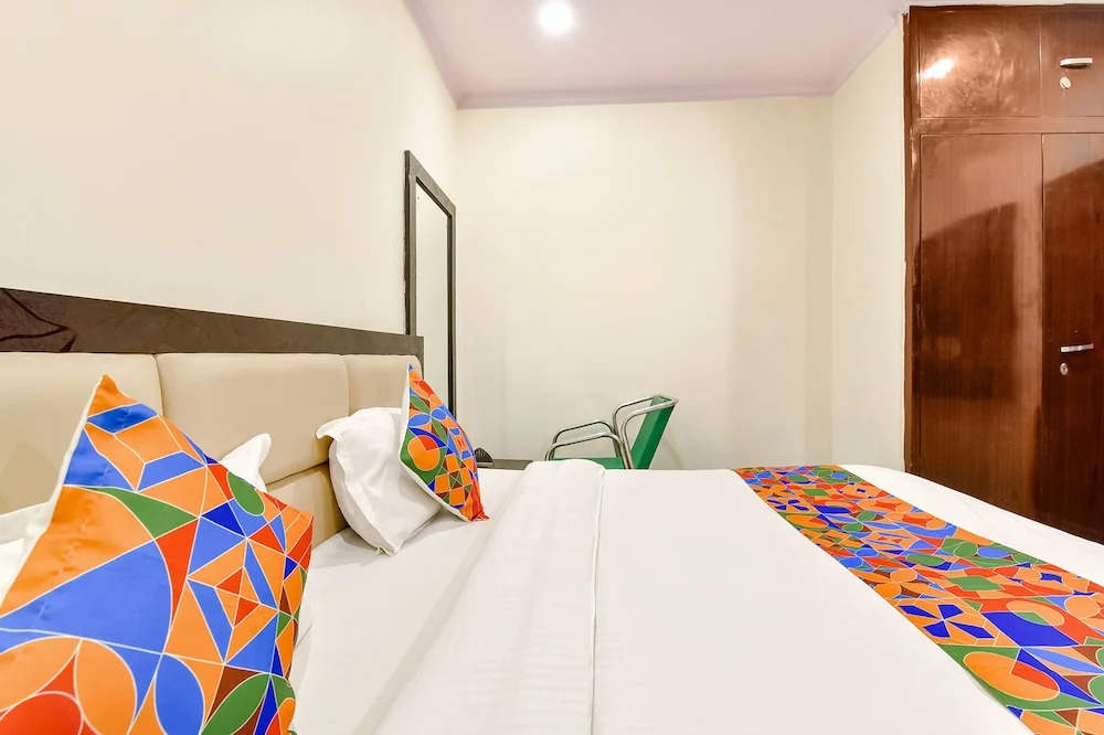 FabHotel Golden Leaf Mansarover