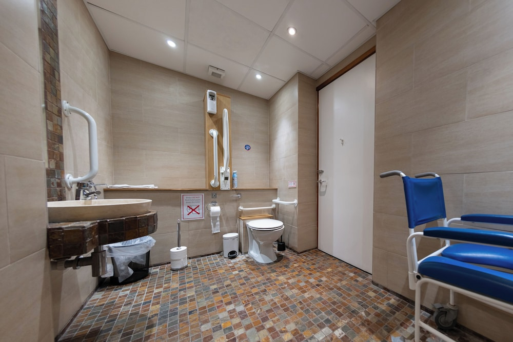 Pax Lodge