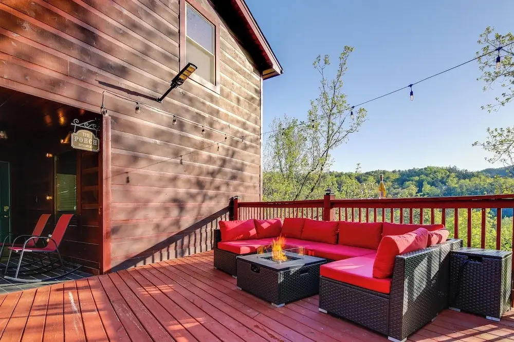 Saltwater Pool & Mtn-view Deck: Pigeon Forge Cabin