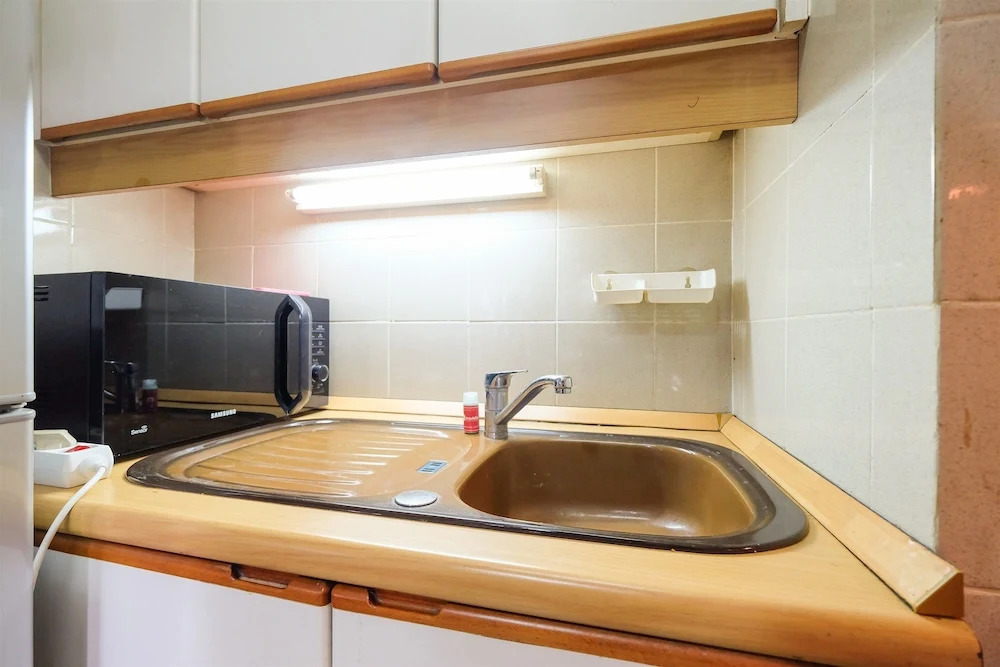 Classic Studio Park Royale Apartment Near Sudirman by Travelio