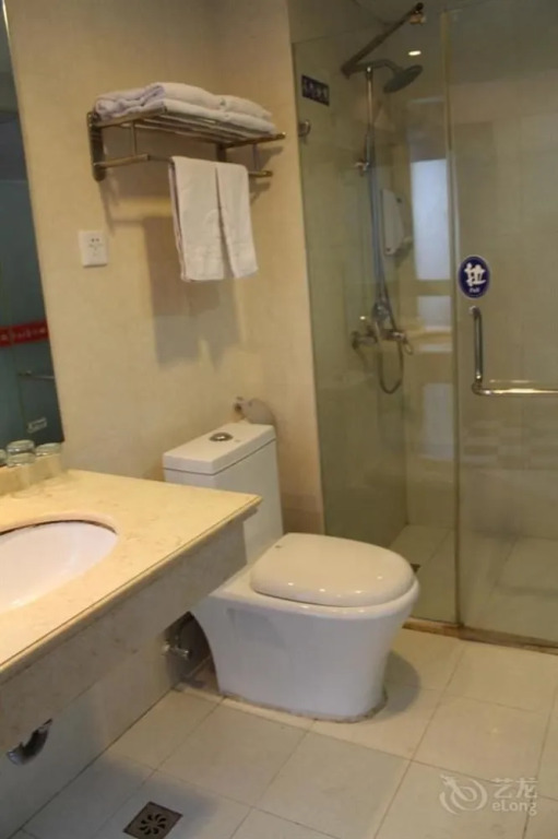 Shanghai Yiting 6+e Hotel (Dongfang Road Branch)