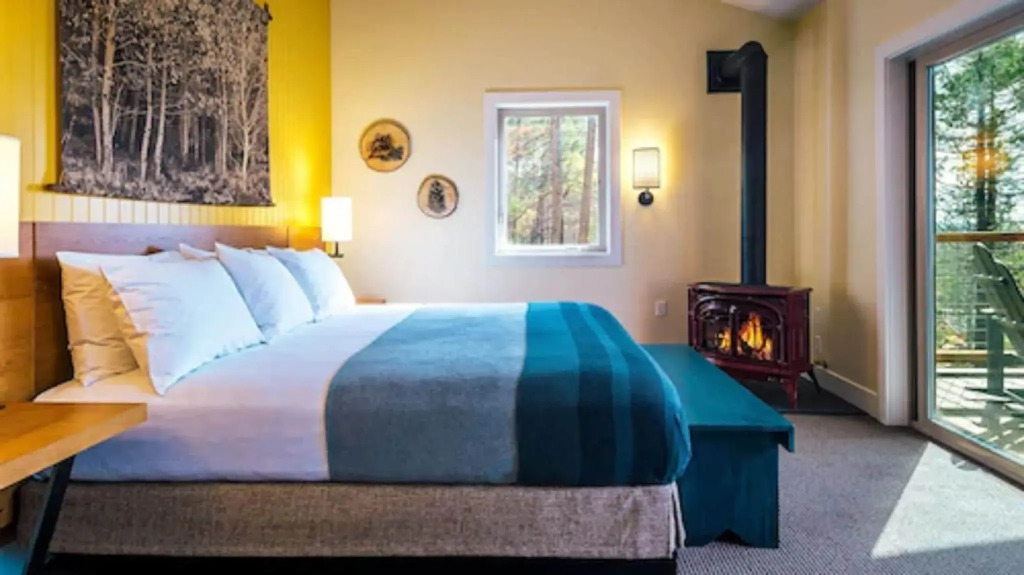 Rush Creek Lodge at Yosemite