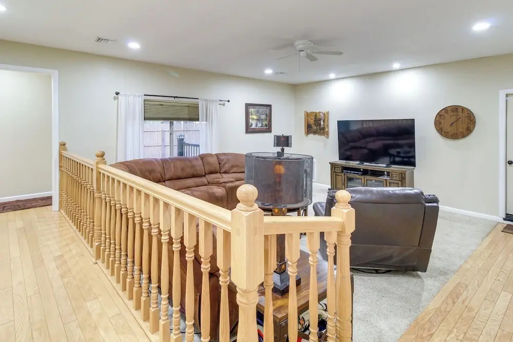 Dog-friendly Home on Pinetop Lakes Course!