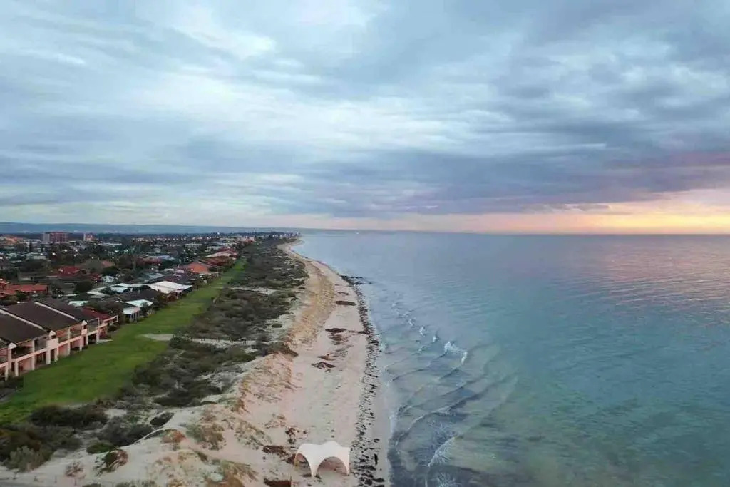 Luxurious 3 bedroom beachfront - panoramic views