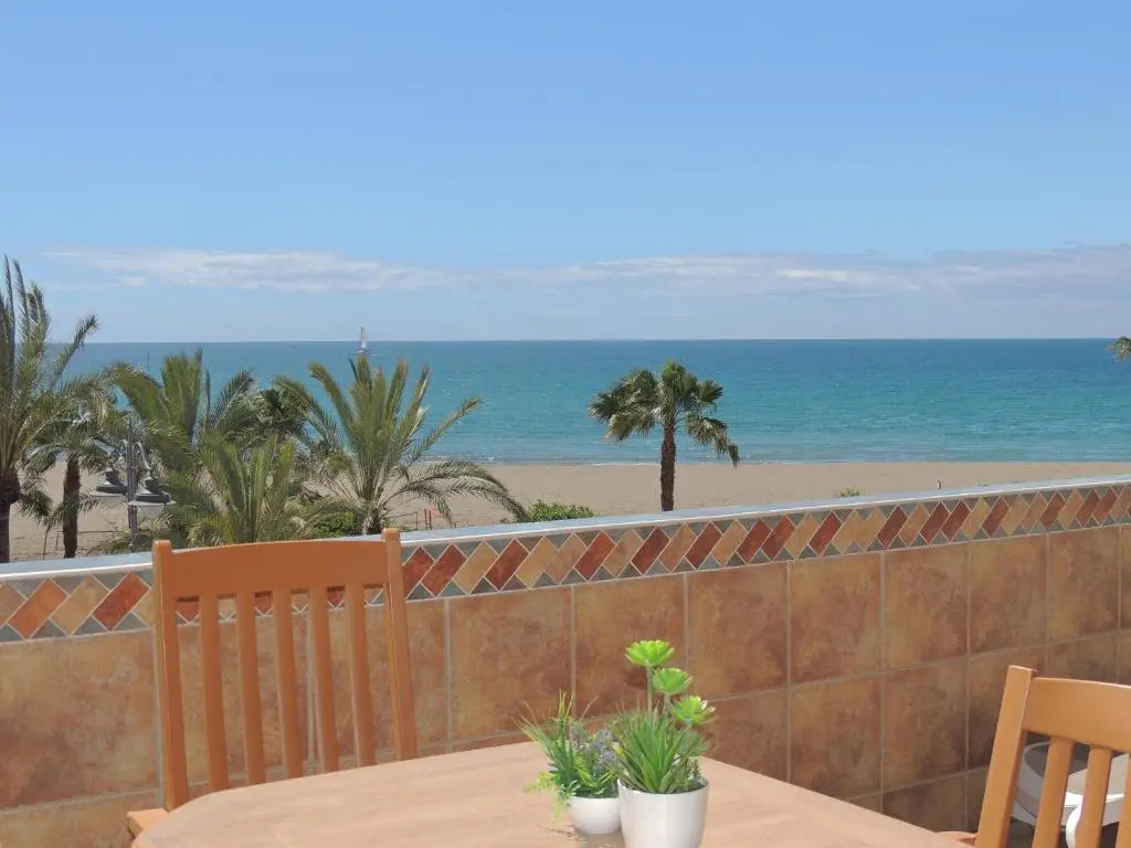Ole Playa 6A, Beach Front - A pie de Playa, Sea Views - Vistas al Mar, Parking, Puerto Marina