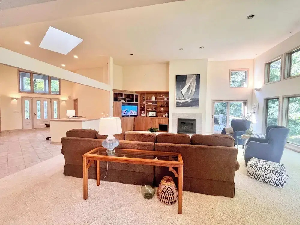 Spacious 4 BDR Home in Desirable Abbey Springs!