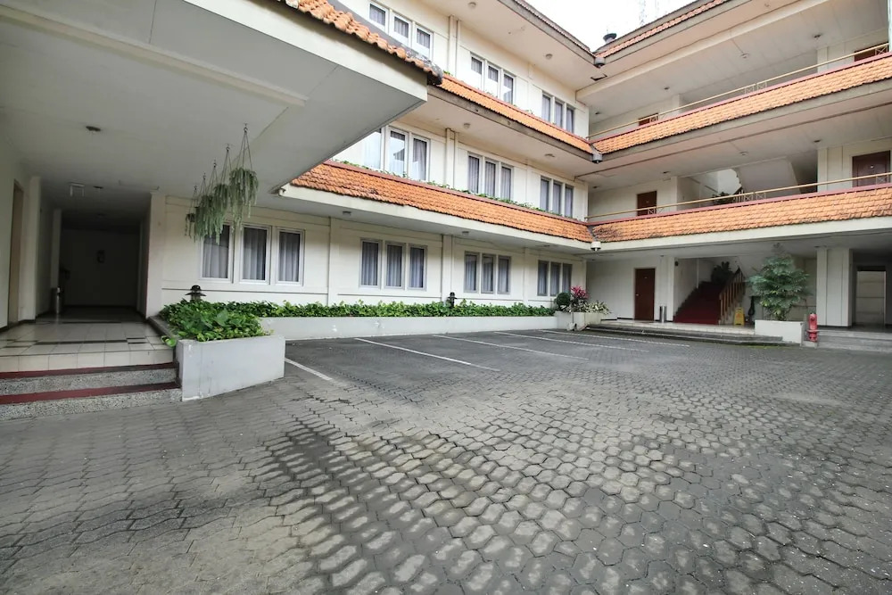 Airy Dago Sabuga Juanda 169 Bandung