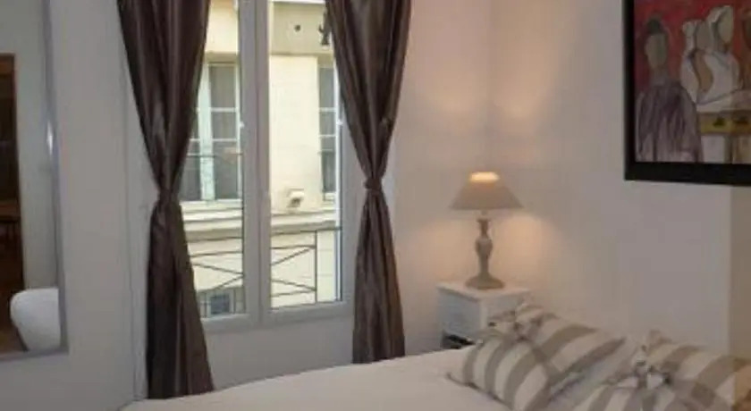 Apart of Paris - Le Marais - Rue de Picardie