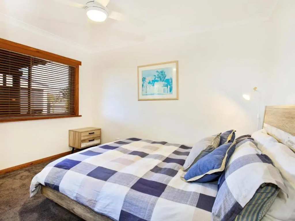 Shores I Pet Friendly I 1 Min Walk to Beach