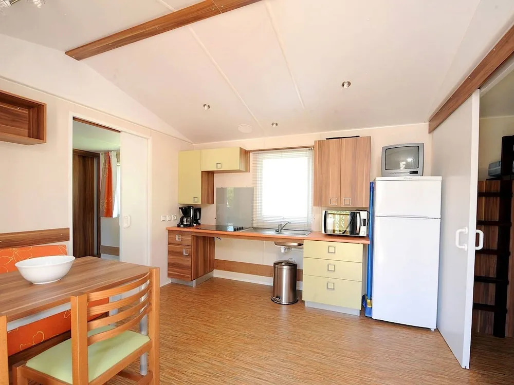 Cozy Mobile Home With AC in Quaint, and Green Camargue