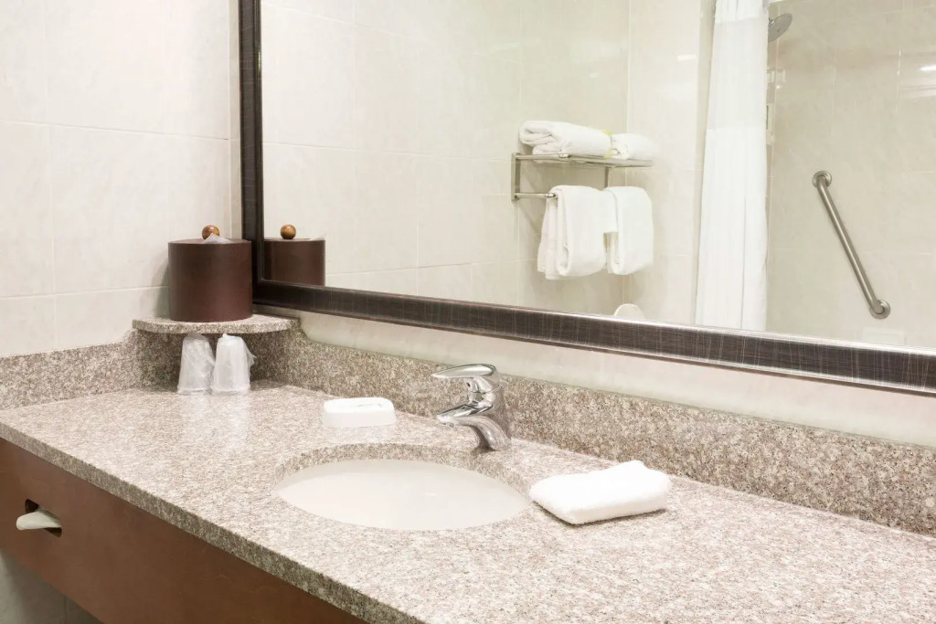 Drury Inn & Suites Birmingham Lakeshore Drive