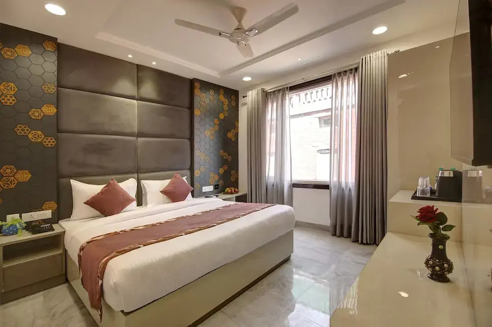 Hotel Kaca Inn - Near New Delhi Railway Station & Connaught Place