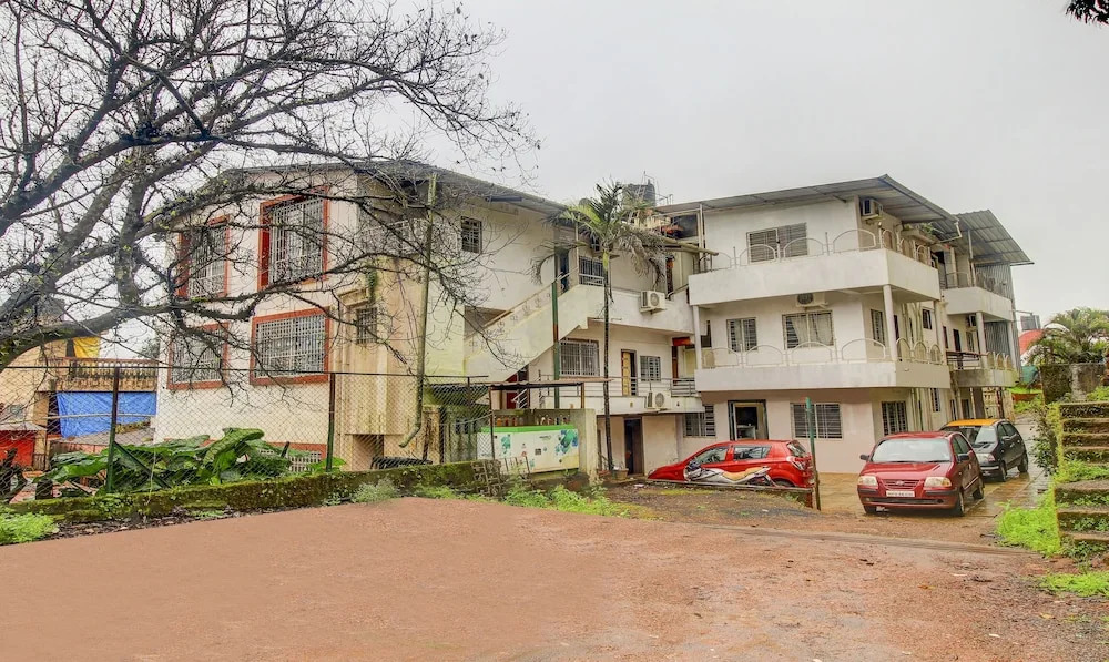 Hotel Gurukrupa by OYO Rooms
